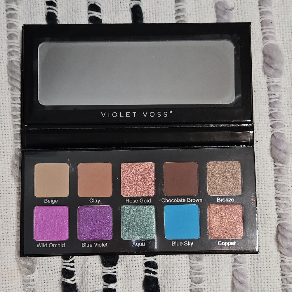 Violet Voss Eyeshadow Palette - Rose Gold, Aqua, Browns and More